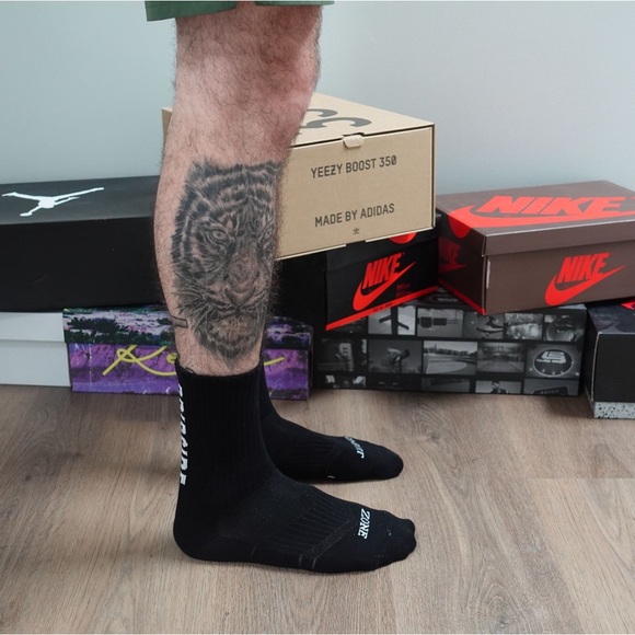 2 Pack Black Premium Breathable Socks - Picture 4 of 8